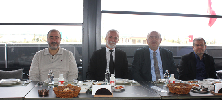 Konya’da Üyeler ile Öğle Yemeğinde Buluşuldu